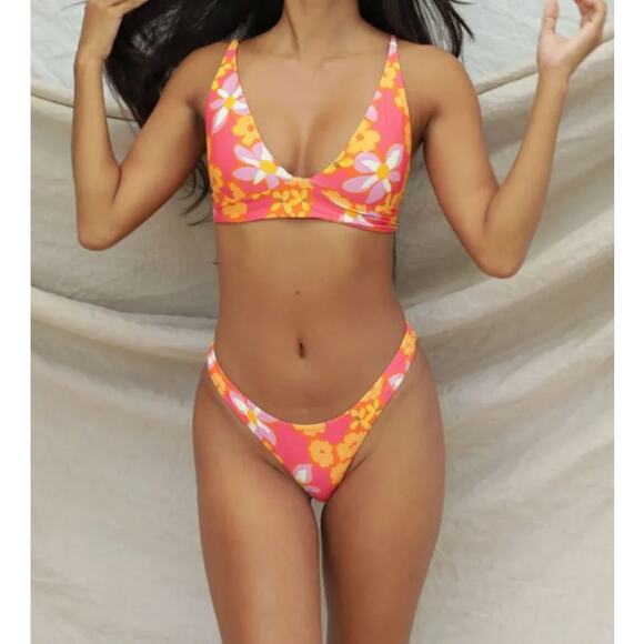 Stone Fox Daya Lei Lei Bikini Top XL Orange Floral Strappy Swimsuit Bathing NWT - Picture 2 of 4